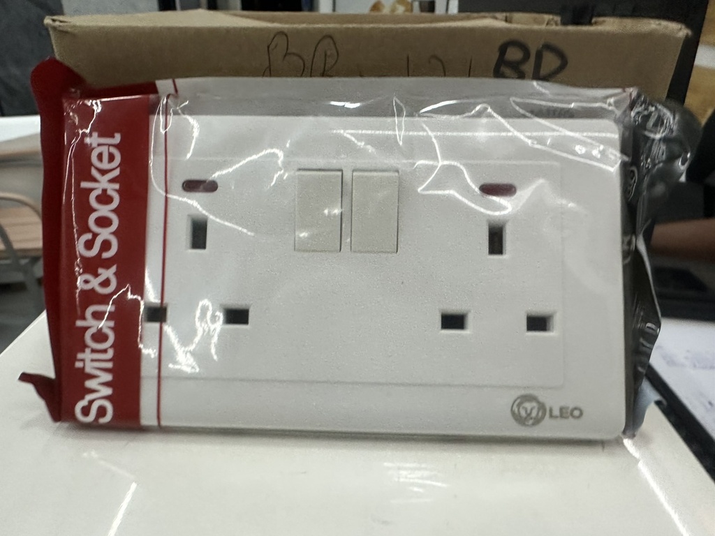 double 13A socket with lamp LK4056D 146x86mm 13A250V
