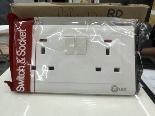[BR-171] double 13A socket with lamp LK4056D 146x86mm 13A250V