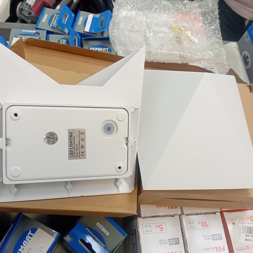 [BR-1573] Outdoor light 1030#, 5W, 3000K, AC85-265V, Aluminium+Glass, 170*170*80mm, White