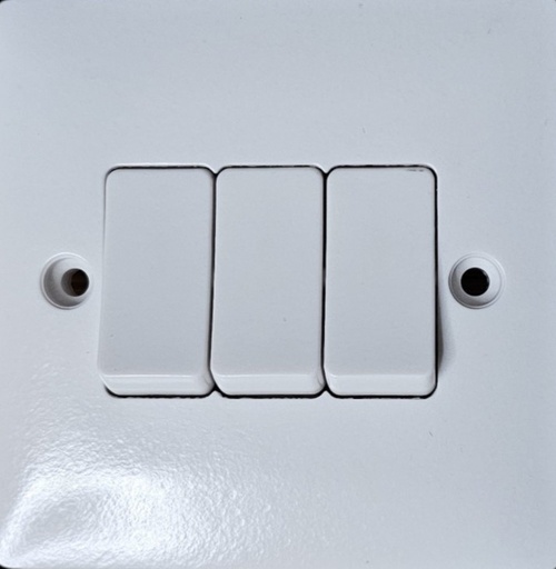 [BR-2940] Switch 81306Q - 3 Gang 1 Way, 10AX-250V White